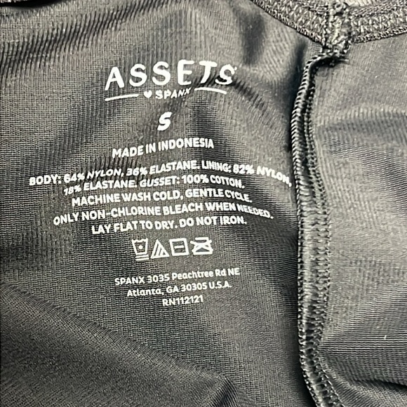 NWT Assets by Spanx Convertible Strapless Cupped Shaping Bodysuit Size Small - Picture 5 of 5